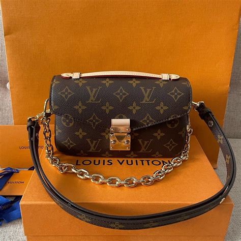 louis vuitton metis east west bag|Louis Vuitton metis hobo bag.